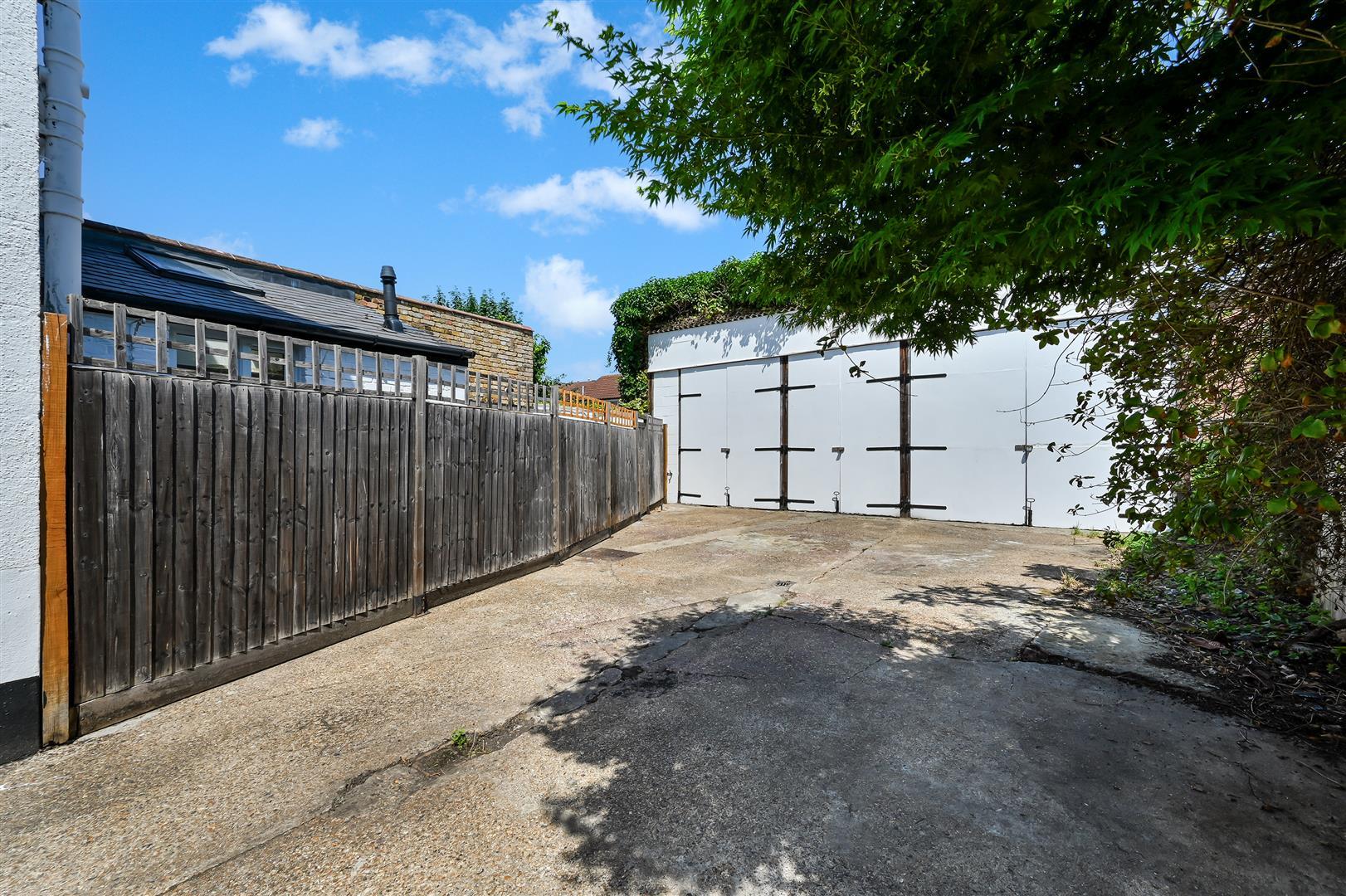 Property Image 1540be84-f897-4b05-ac91-f5e19af0361e