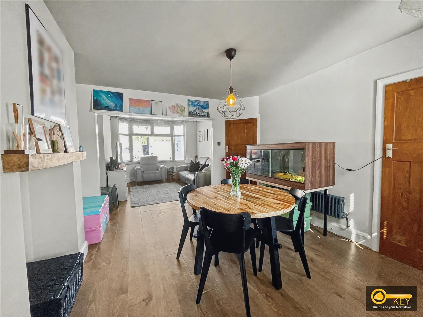 Property Image 15503056-ce0b-45d1-8260-6fca71e1a4e9