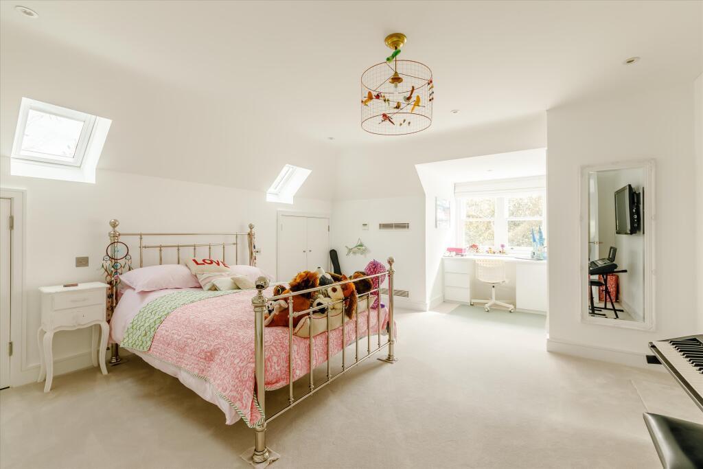 Property Image 1556b770-f8d8-40ad-93e3-96cc50752f85