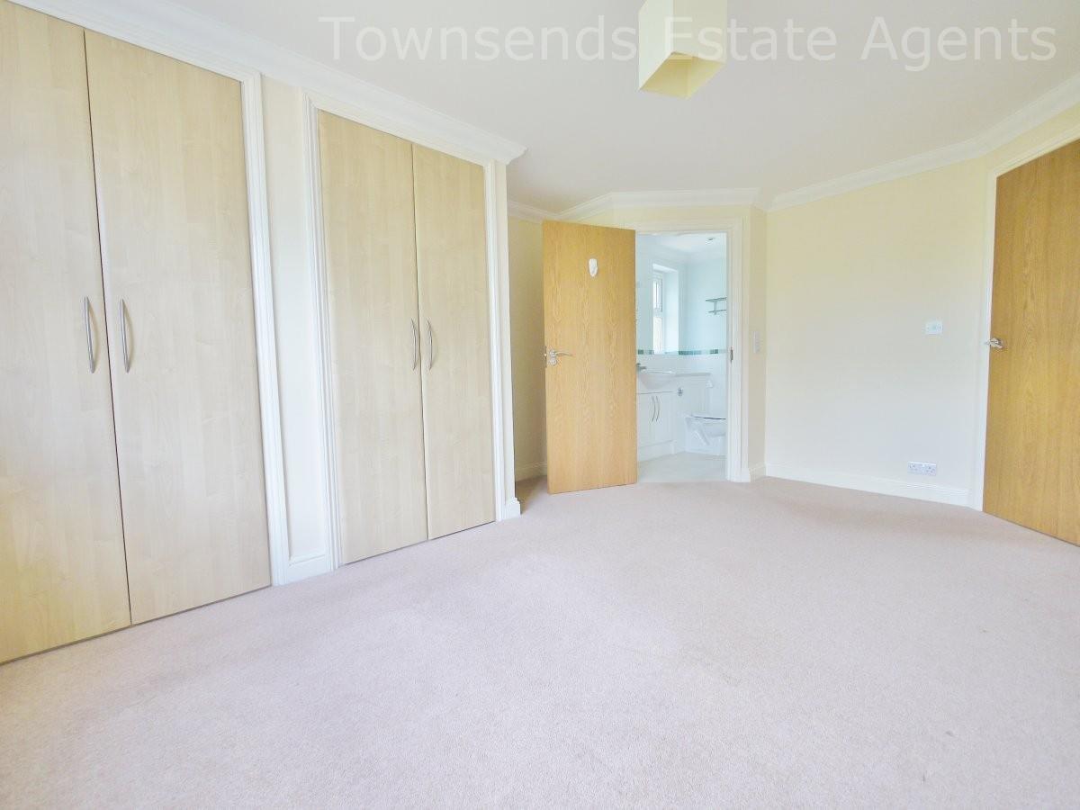 Property Image 15872042-9020-4e7f-91a6-cca777d16d7a
