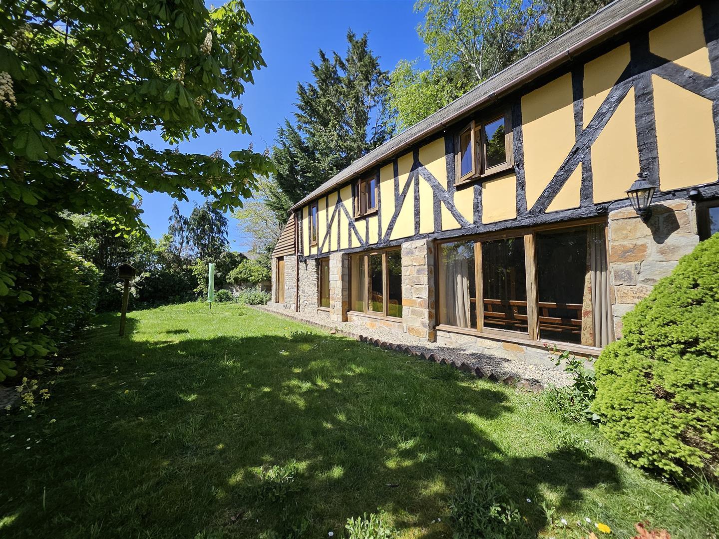 Property Image 15e775de-1561-49a4-a7f0-bf65082b6d44