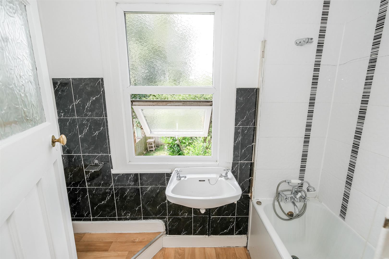 Property Image 1602ed1e-5a25-428f-bbc1-401bd0aeb6cc