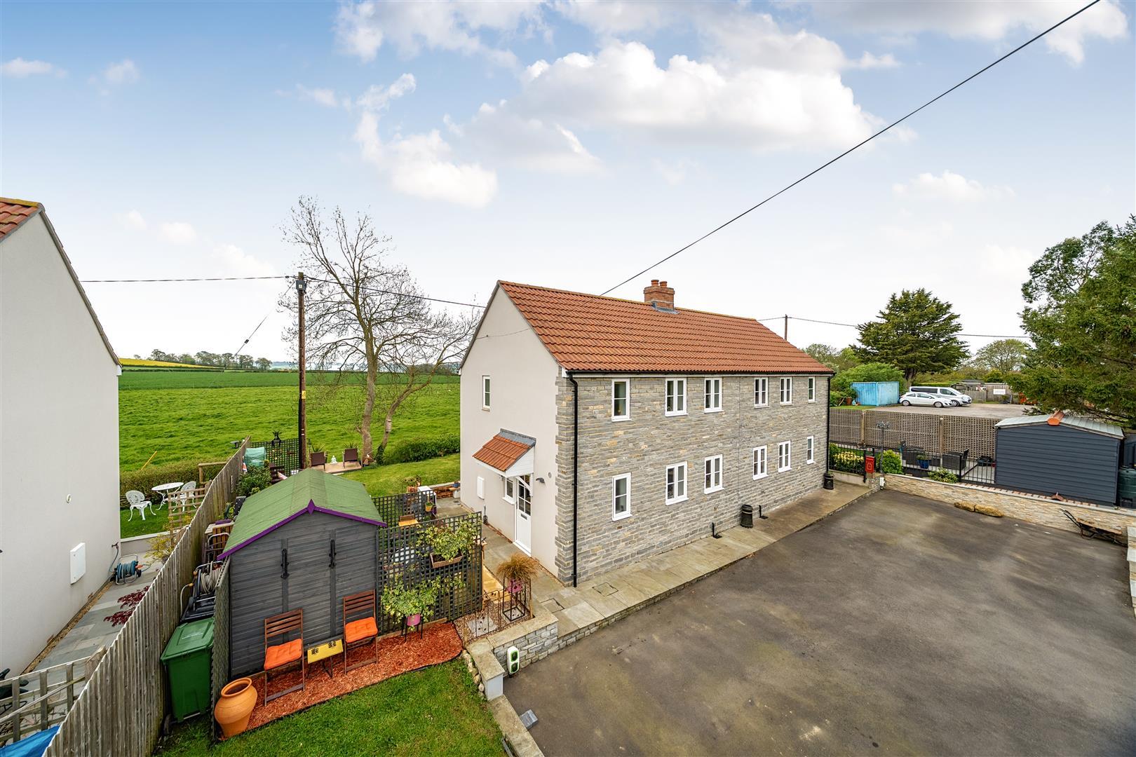 Property Image 16299314-c3ee-410d-8f46-c8cfa8b4f601