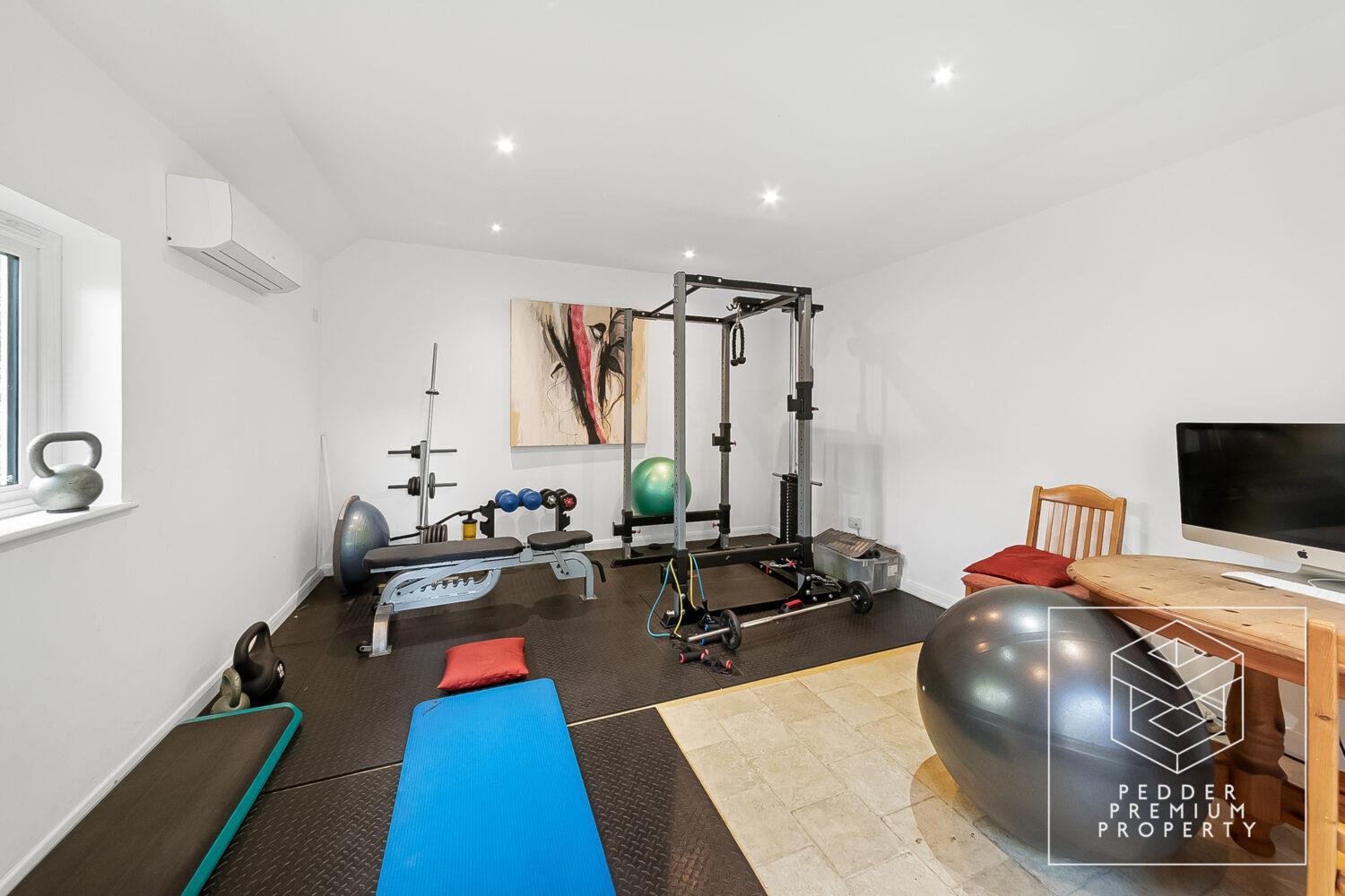 Property Image 16549d73-1eb4-4819-bafe-e87665880d0c