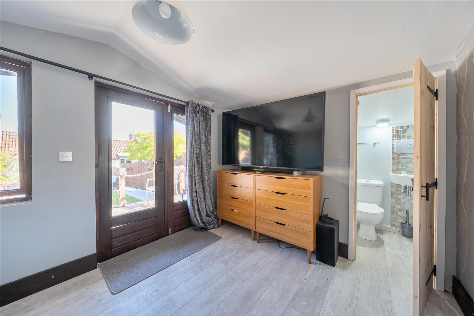 Property Image 1654e31c-6a9d-4ac9-83c1-1a9157e56d4f