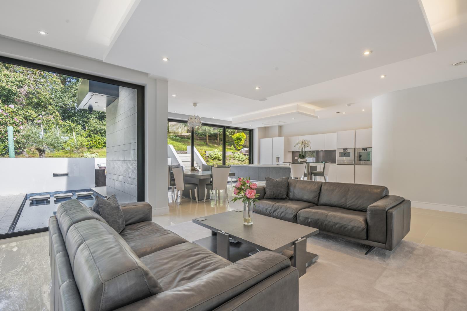 Property Image 166347ff-c2ad-4689-a5d2-744312f3f055