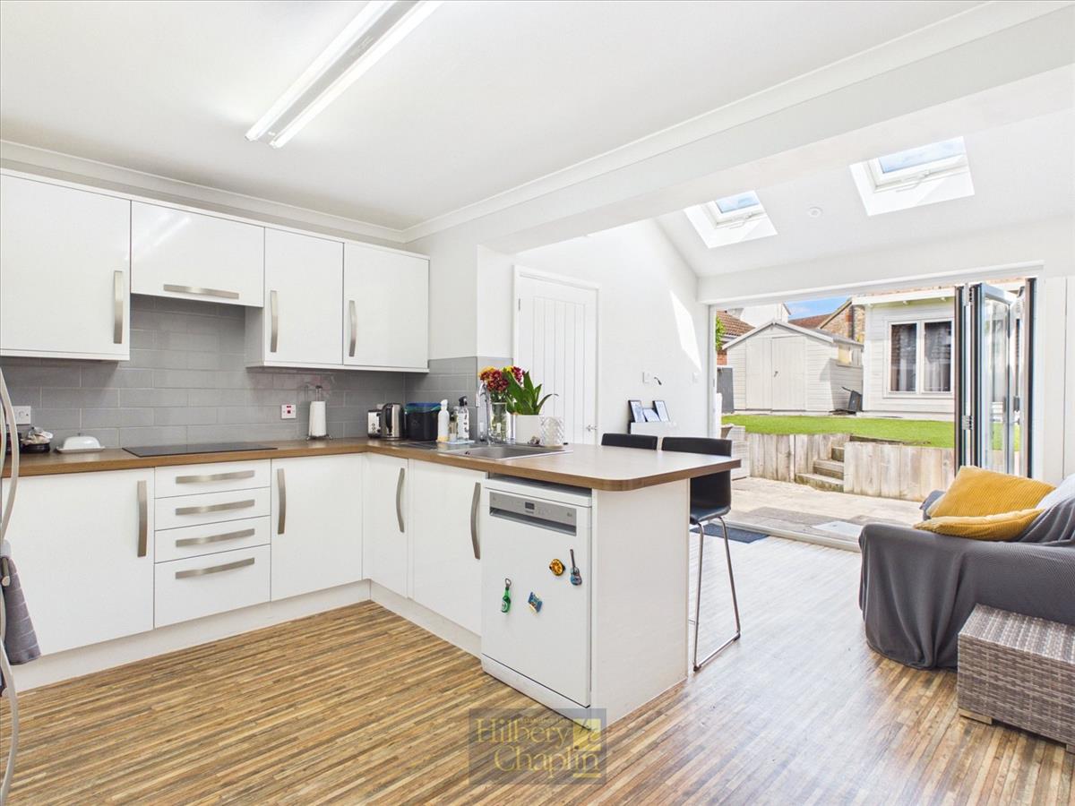 Property Image 1667a817-6f12-4a42-94c8-38d2047e78ae