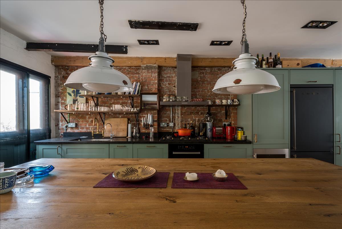 stunning topfloor penthouse apartment shoreditch