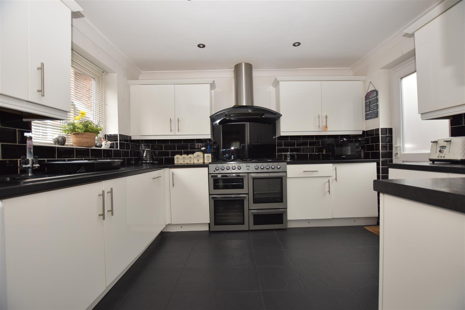 Property Image 170aff1f-2dc9-422b-8eeb-ab440d11c8b7