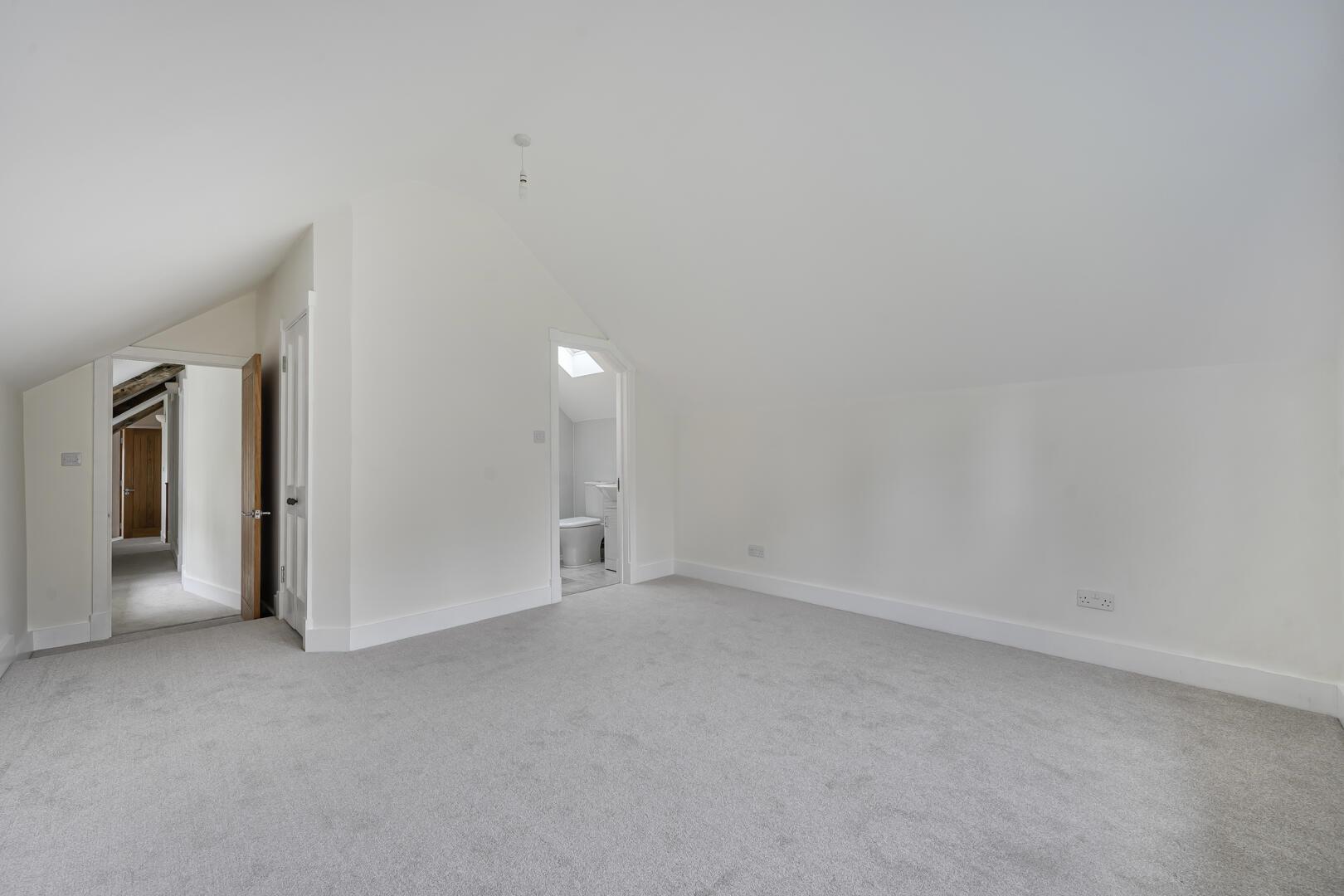 Property Image 17176a22-bb06-490e-820b-7c9b8f34d08c