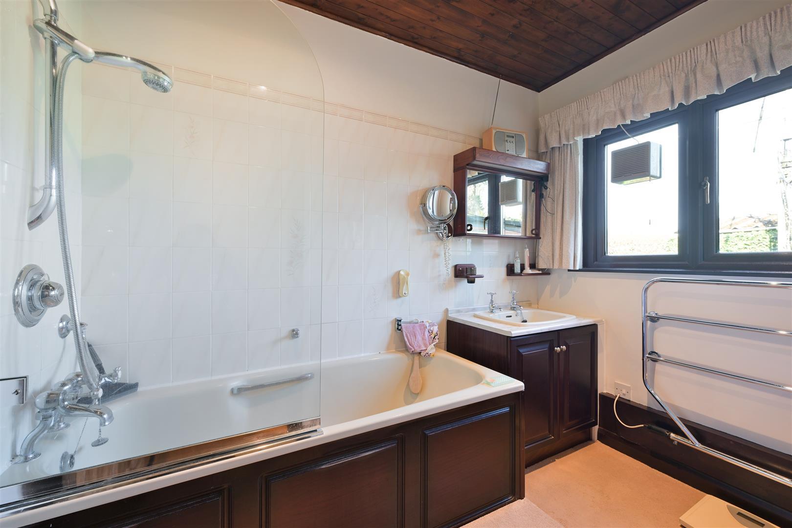 Property Image 1797c298-4f94-465e-bddf-83913bf2956c