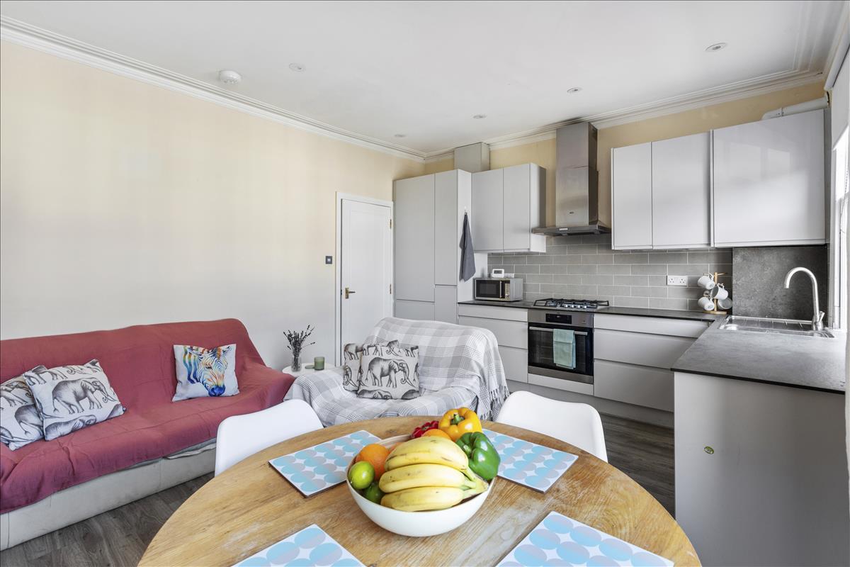 Property Image 17c95c8a-f660-4bb6-86d1-1a952df57174