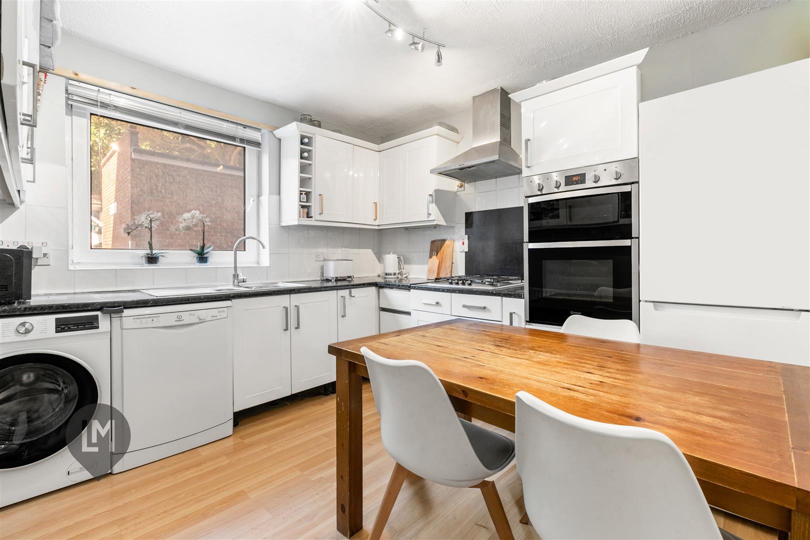 Property Image 17cc1897-3d9f-4c03-bd85-390106c37db6