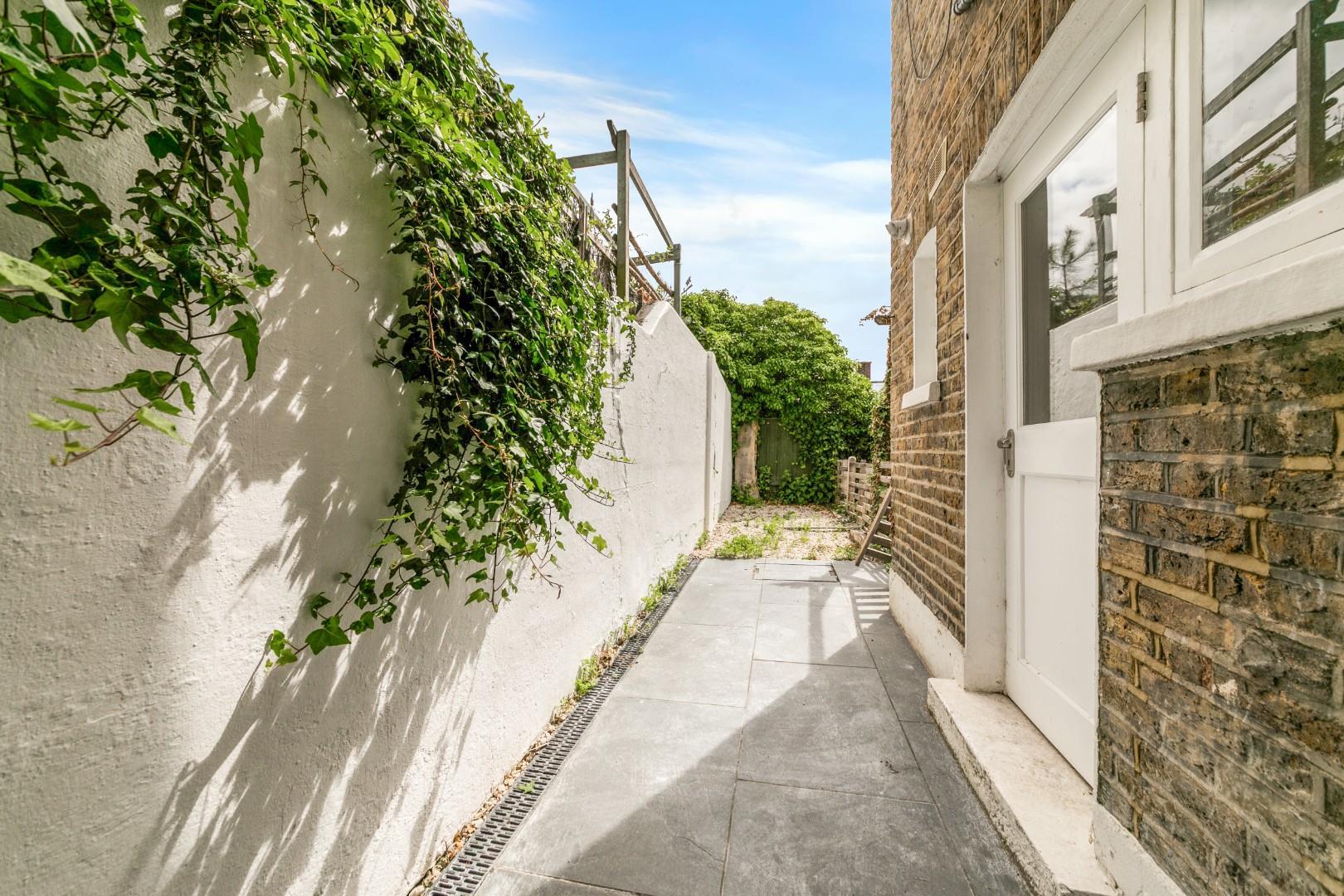 Property Image 17d90a25-3dc9-464f-80a7-4747e6d39841