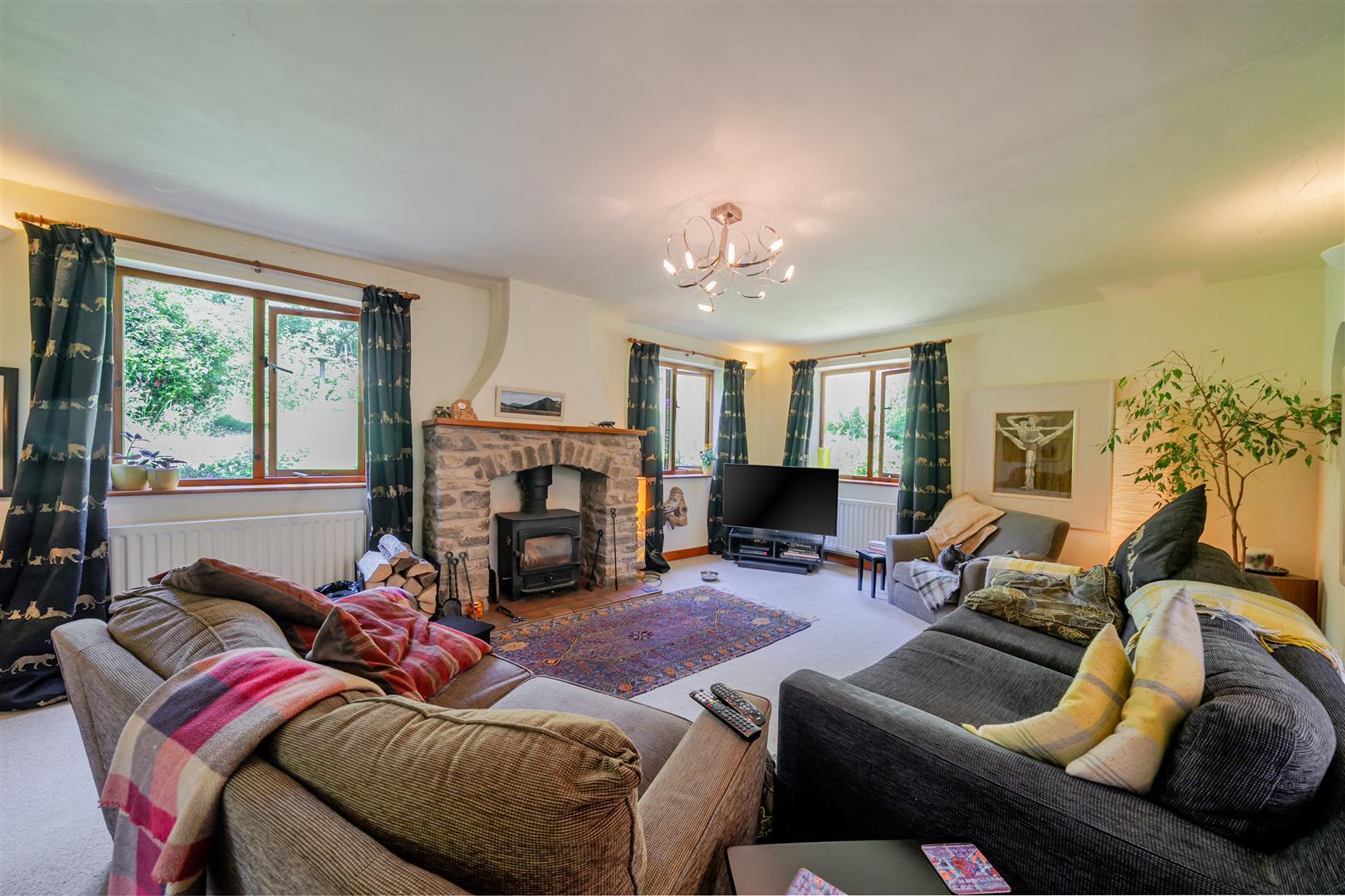 Property Image 17d98219-7f5a-4b48-bbdb-ef0e2449326c