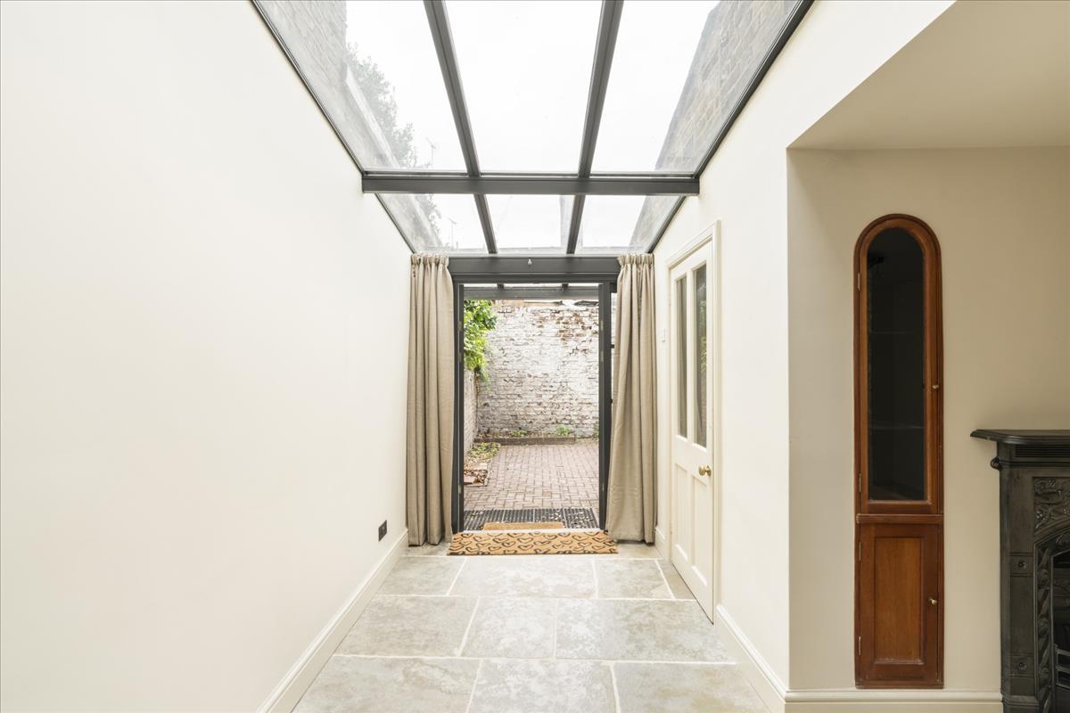 Property Image 17e17a95-2f33-458f-9ebb-63415bd887f2