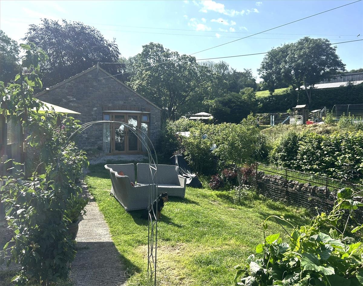 Property Image 17e92b5d-836f-42e3-bf07-c9f3aba873b7