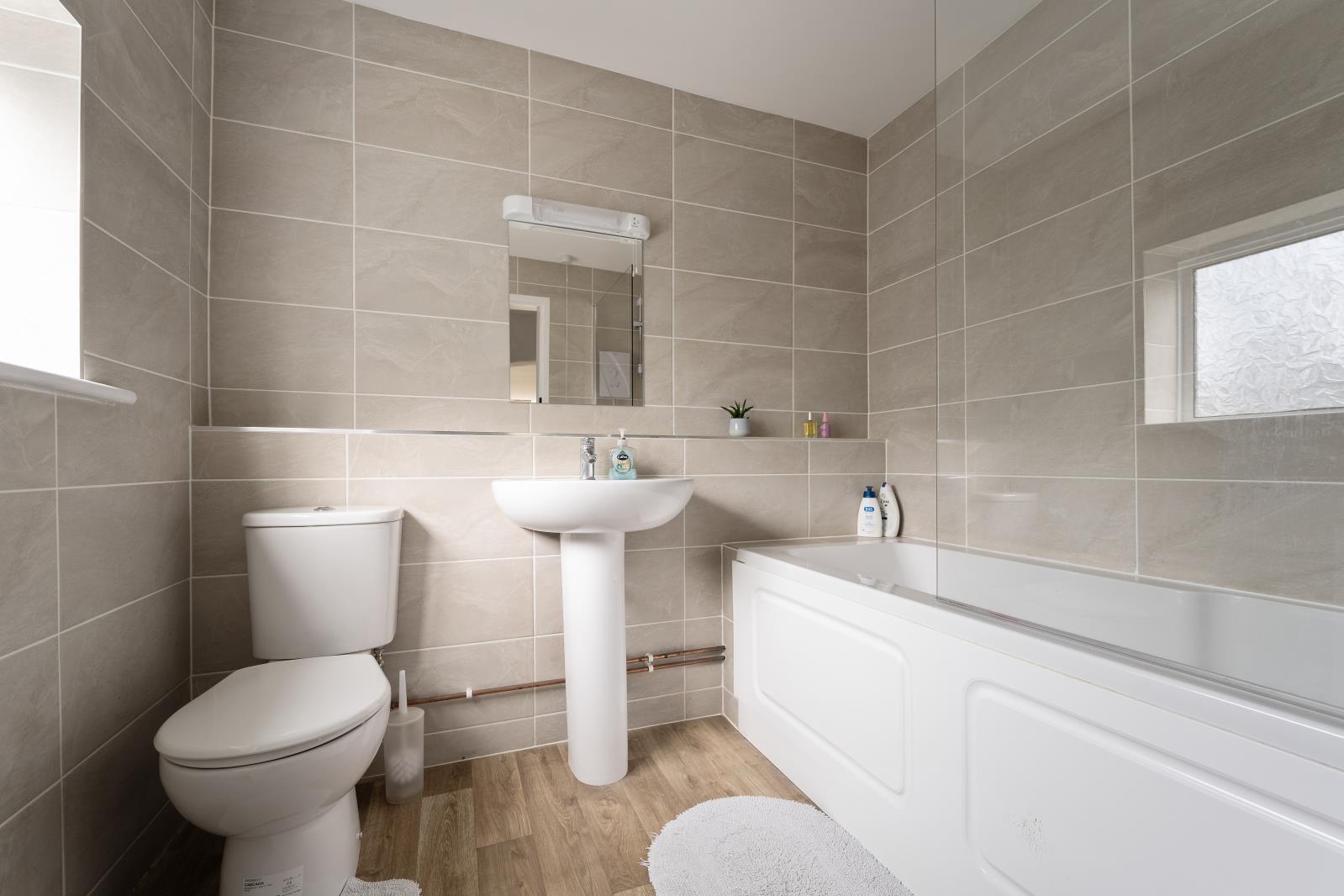 Property Image 180b0e24-09f0-44c8-be02-3019798be414