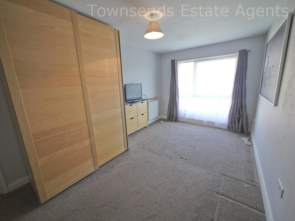 Property Image 180f9342-dd41-4491-91e5-b440f0902737