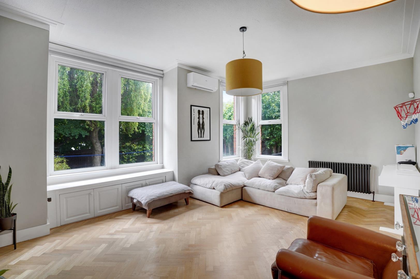 Property Image 181f0f70-52b1-42a2-ad3d-c20b6d187418