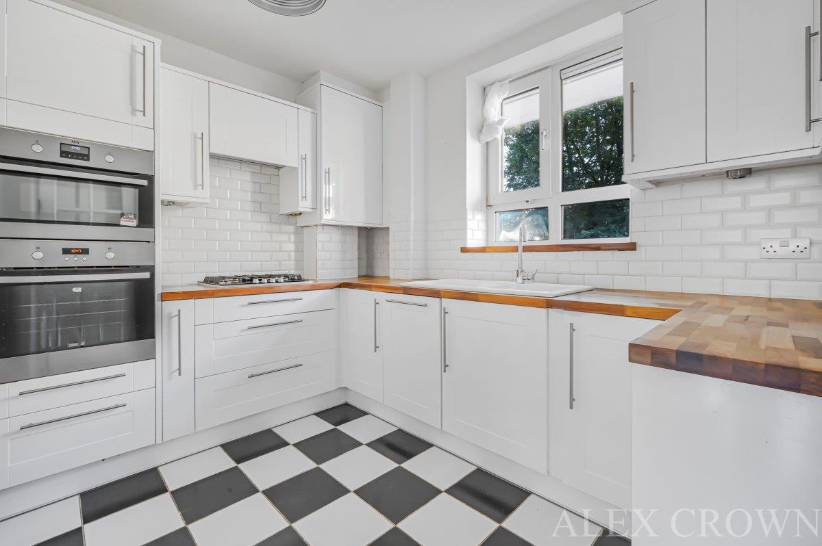 Property Image 182bc215-4a13-4d06-a966-997fbde7f412