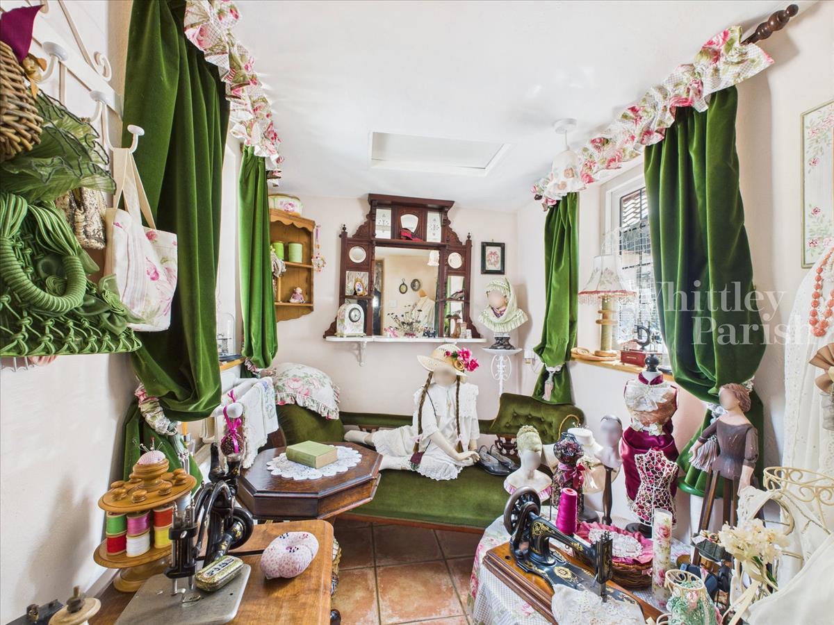 Property Image 182e8f72-2dd4-40d9-a6f7-d7228cdd8379
