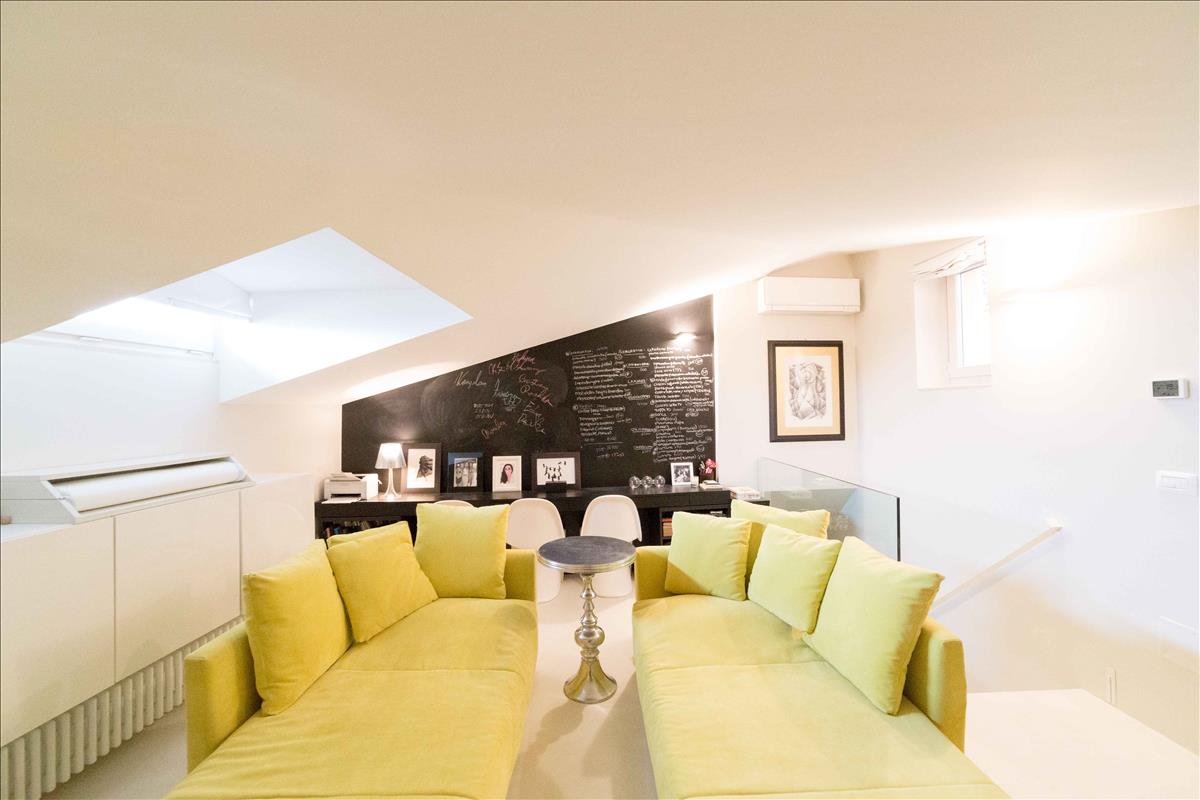 Property Image 18385447-1ccc-482a-917f-8dd4a8bc7498