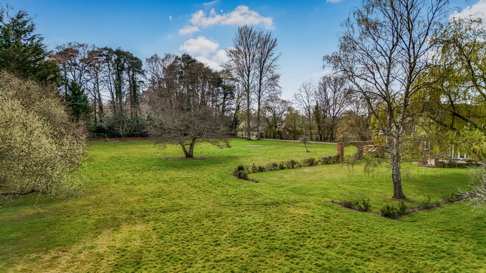 Property Image 18386981-a5aa-42c5-bcaf-fc6daf4b516a