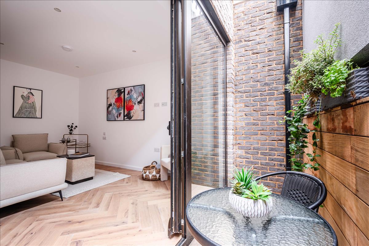 Property Image 18489e02-9696-47ab-855f-5e5cca20934d