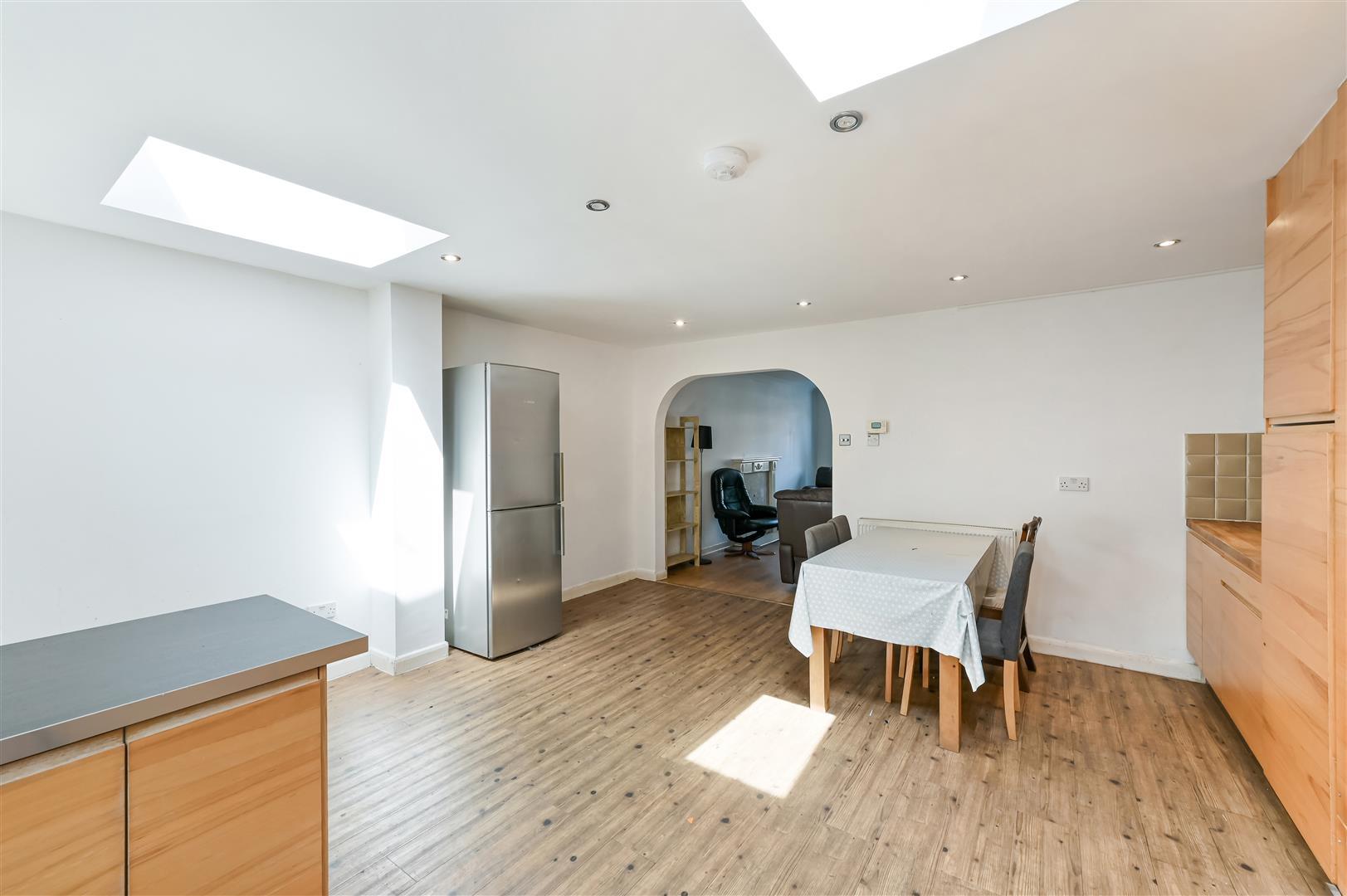 Property Image 184972aa-65af-4af2-af14-766aa3a78d84