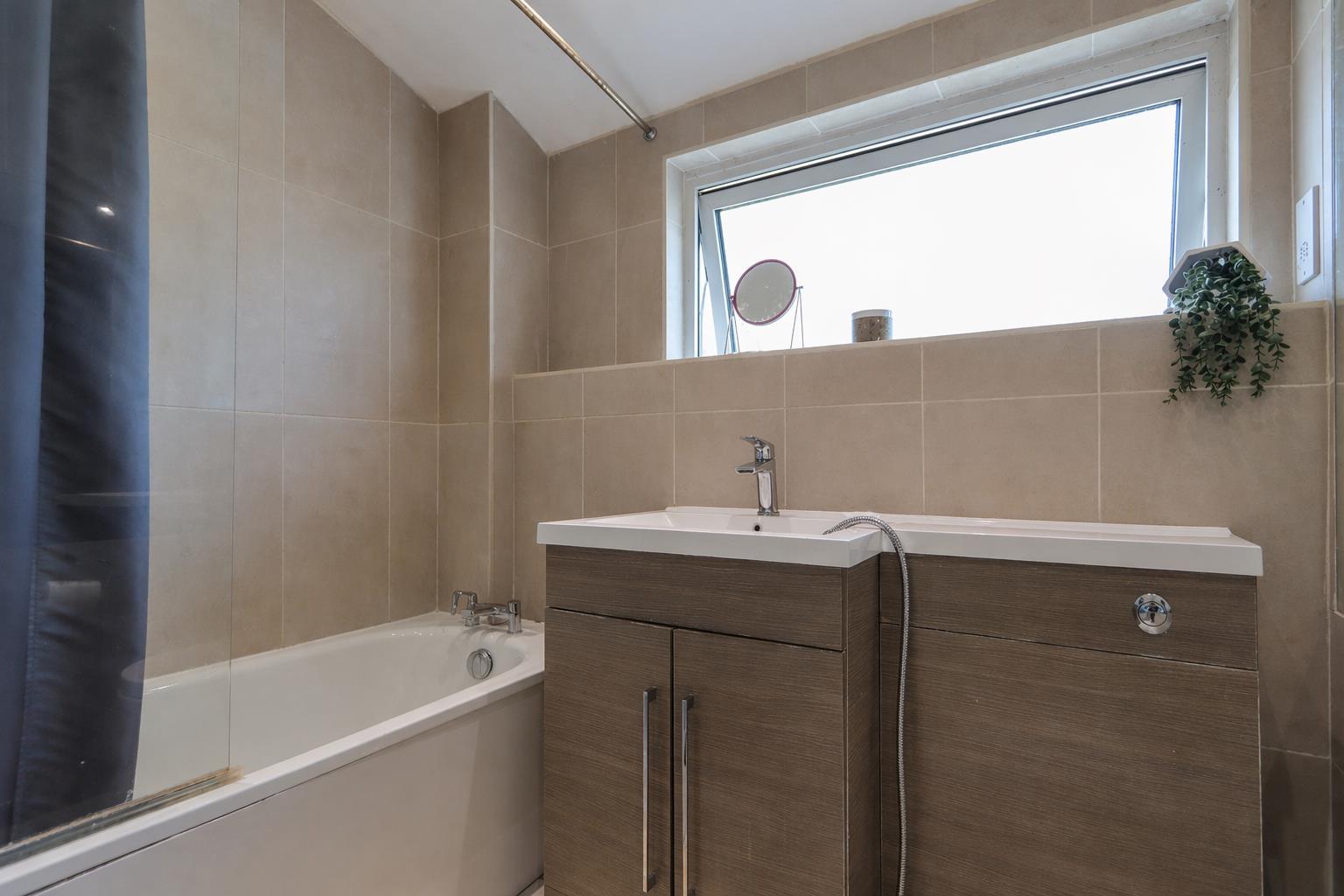 Property Image 1862c3d4-8bde-4179-81cc-7471025f4f93