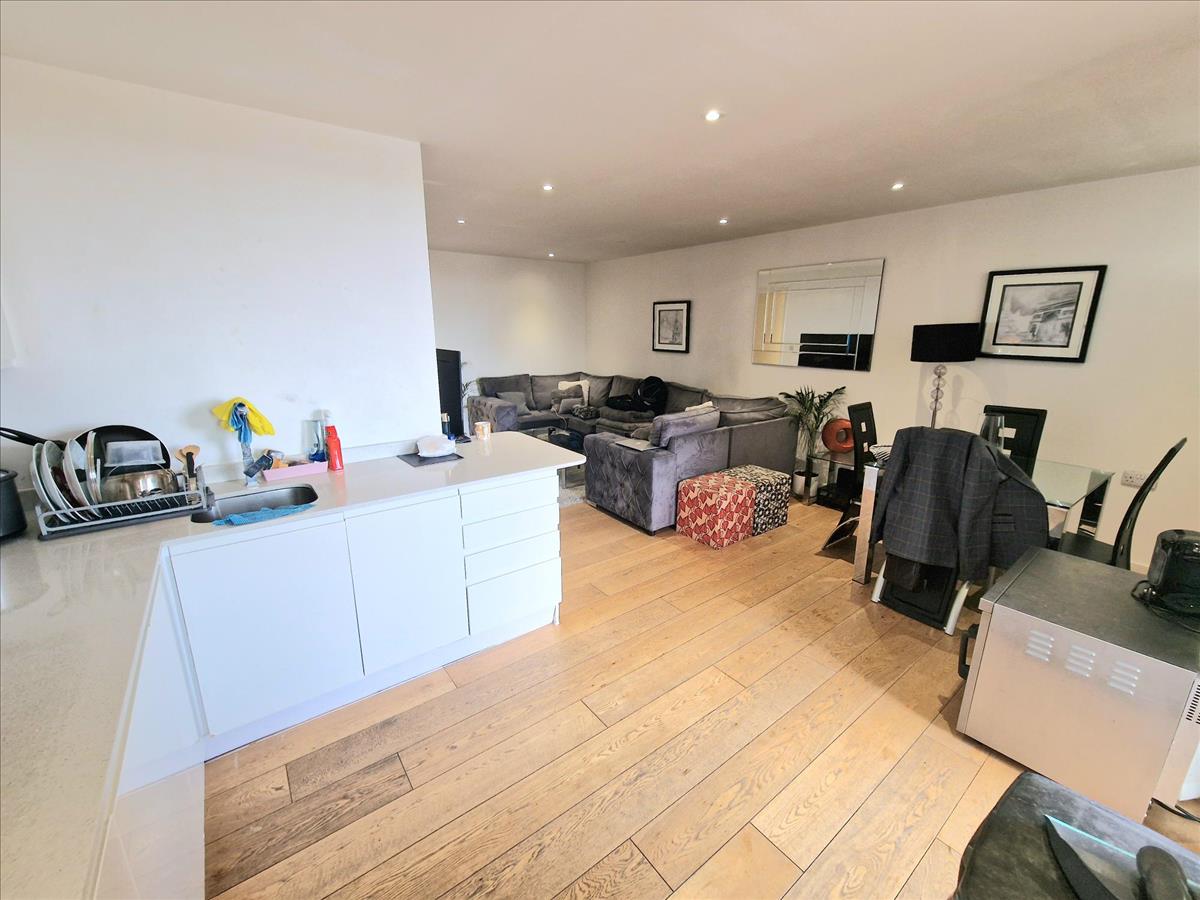 Property Image 186575f5-de11-4e76-a6c1-15042e12cd80