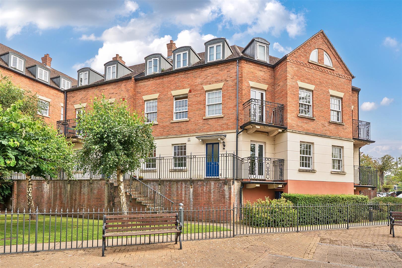 Property Image 18724bf0-acc4-4858-b57a-43d9842624ed