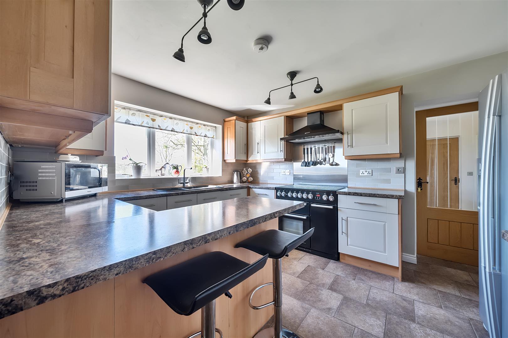 Property Image 18a3d7f7-5bc3-4094-a3d0-b97105833c7e