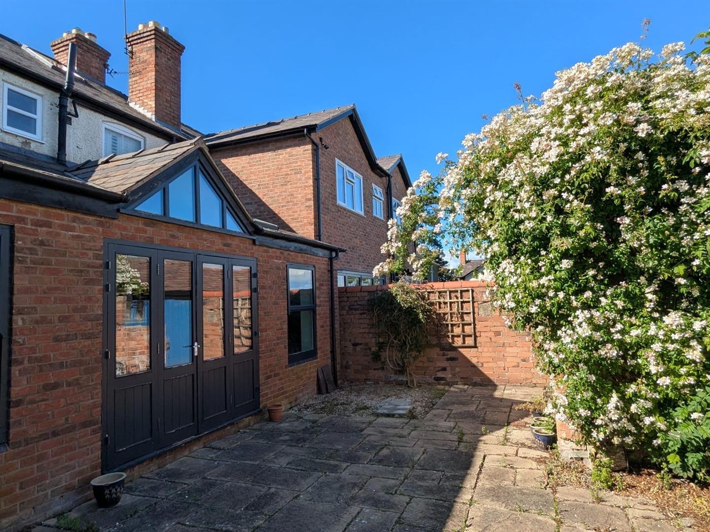 Property Image 18d2d30b-79c7-4161-b602-59c92466d23a