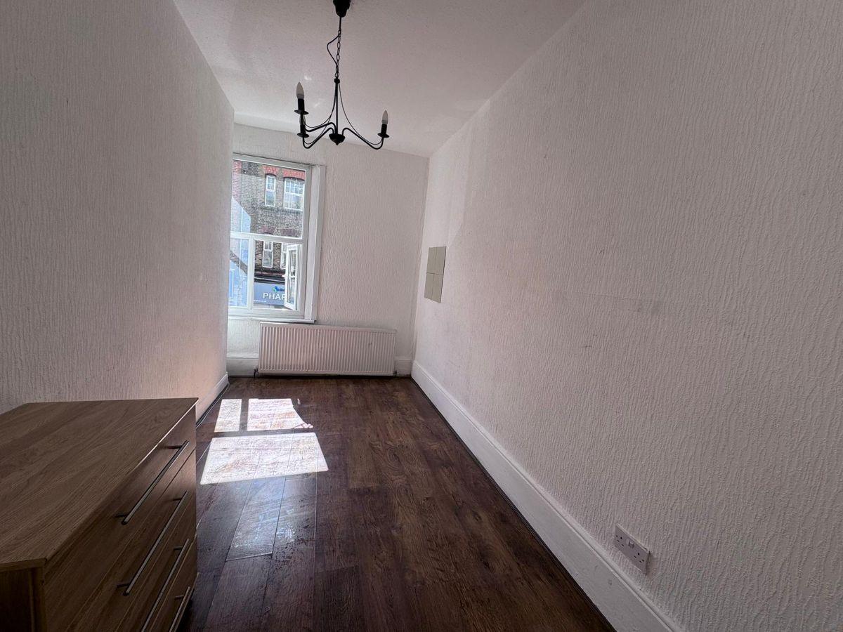 Property Image 18d4ec5c-c81a-4c1e-a00e-b4d32ef4ce86