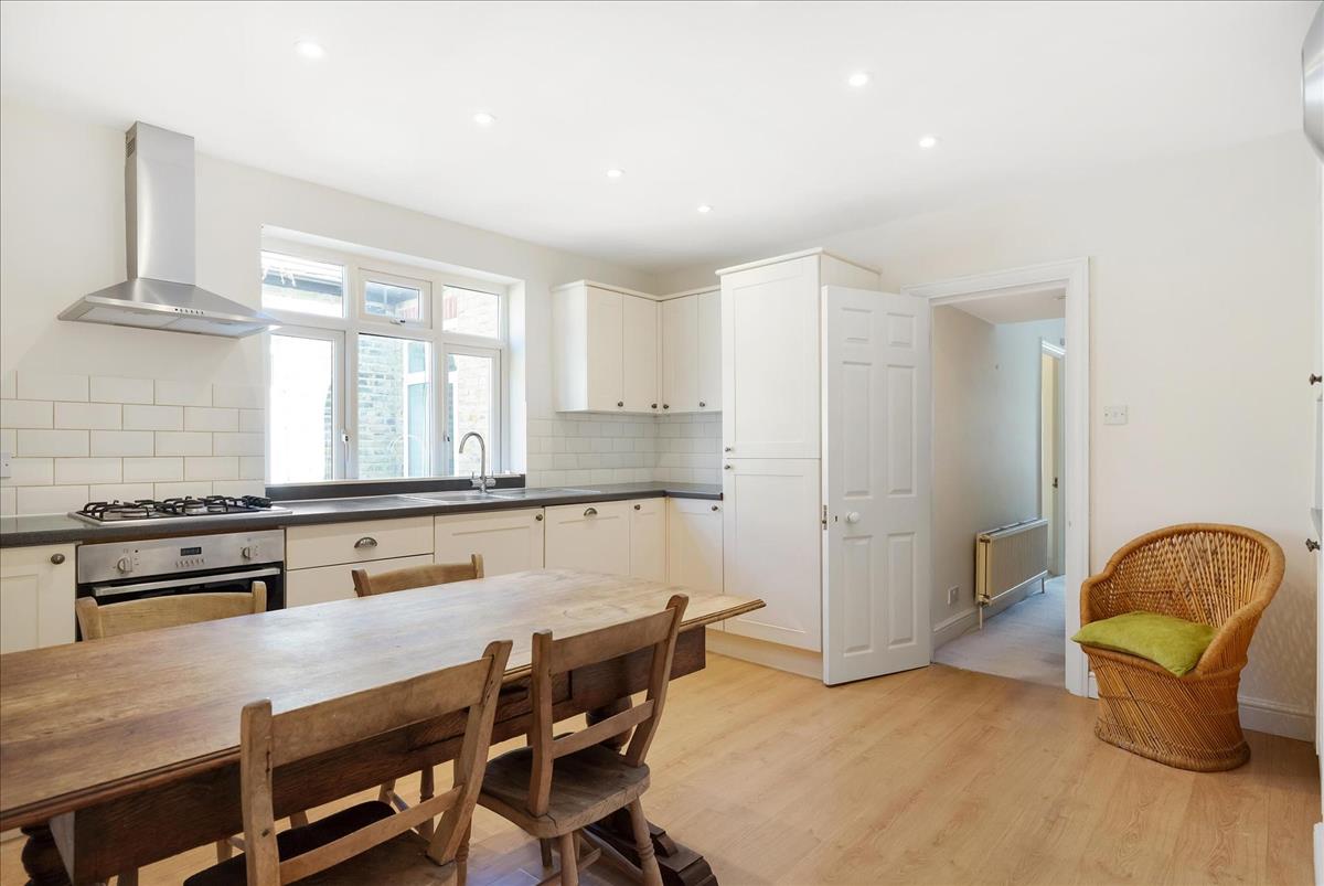 Property Image 18e272bf-e525-42dc-9db3-2070cee861fc