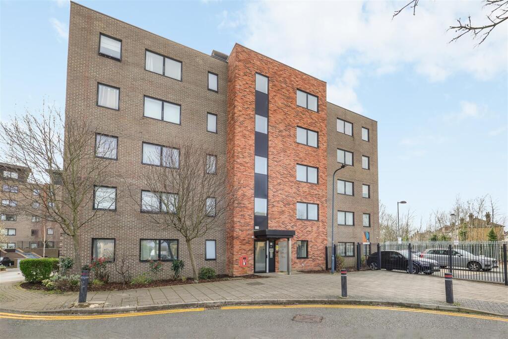Property Image 18f46d61-74e3-4a1b-8ba3-bd0163b80305