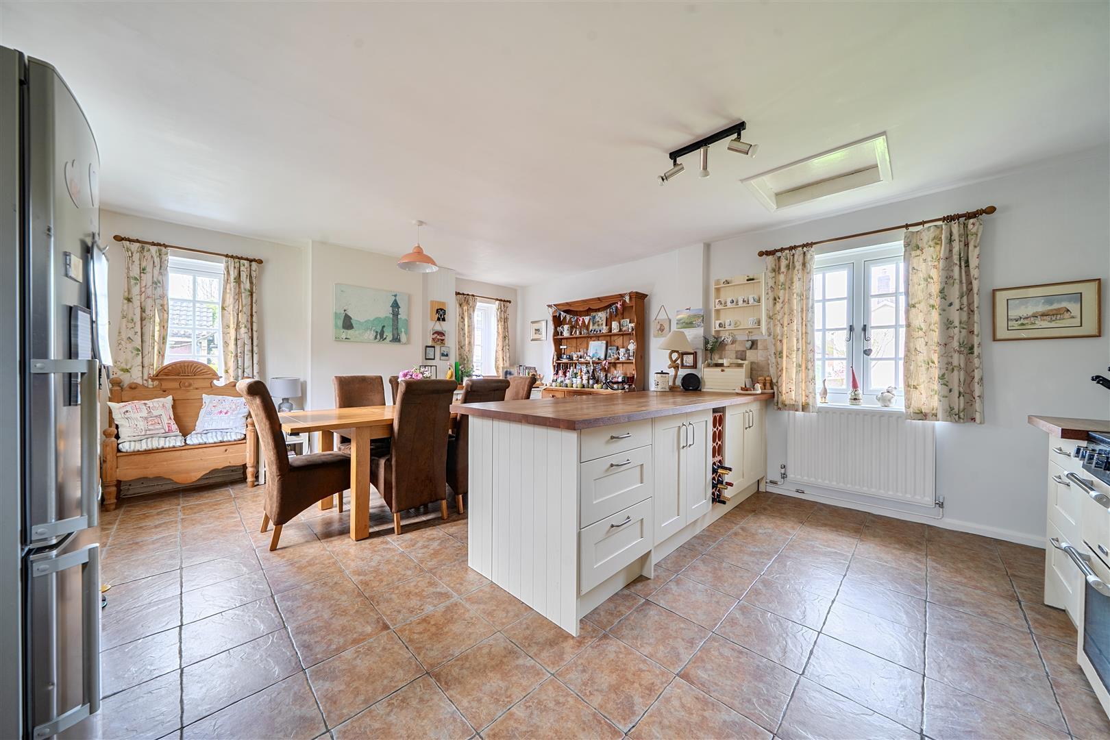 Property Image 19346f97-277e-4af6-a7f5-a2c84b0ce1f2