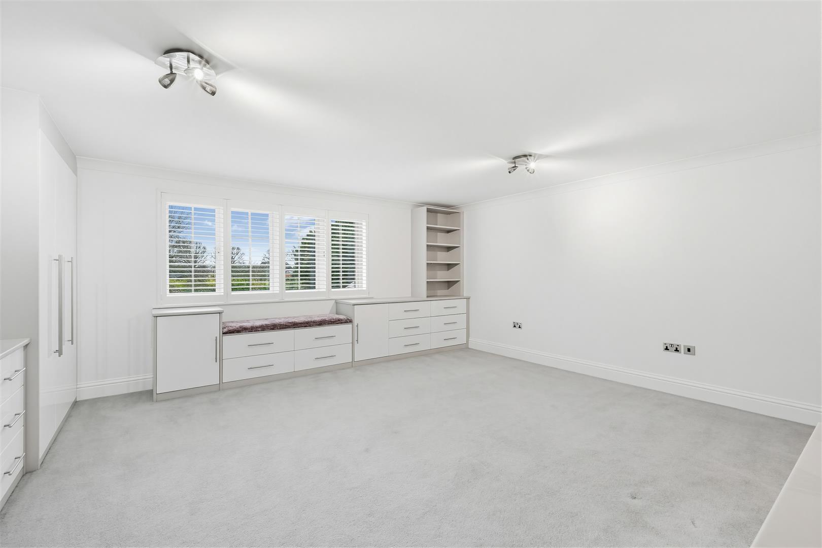 Property Image 193f70a1-f56b-42c3-a0c4-19bcadd3baa2