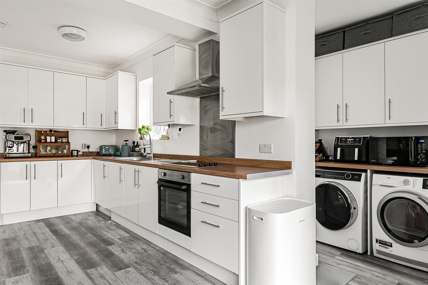 Property Image 19505928-80af-4df0-a325-5c50f5a84aef