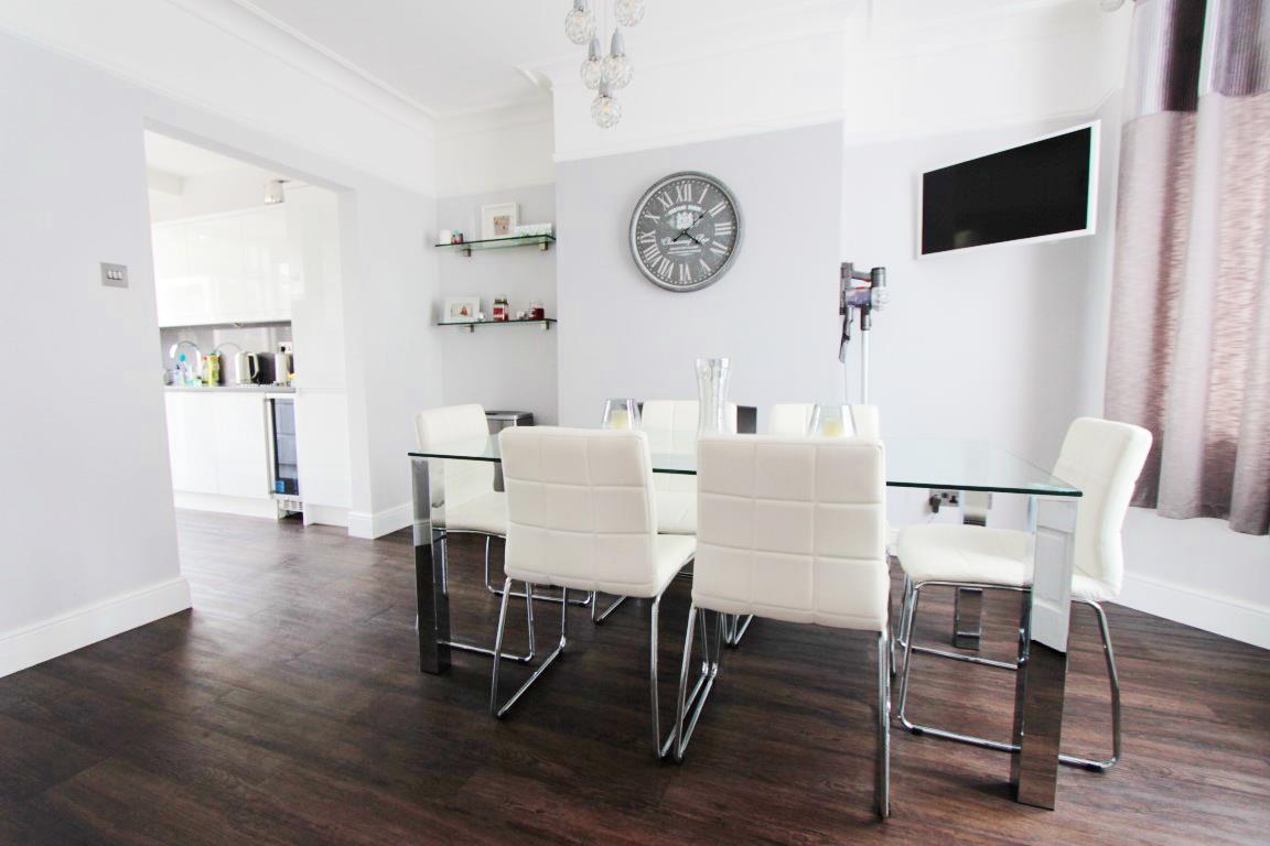 Property Image 1958a193-c080-4d90-9df9-254a9d3223e7
