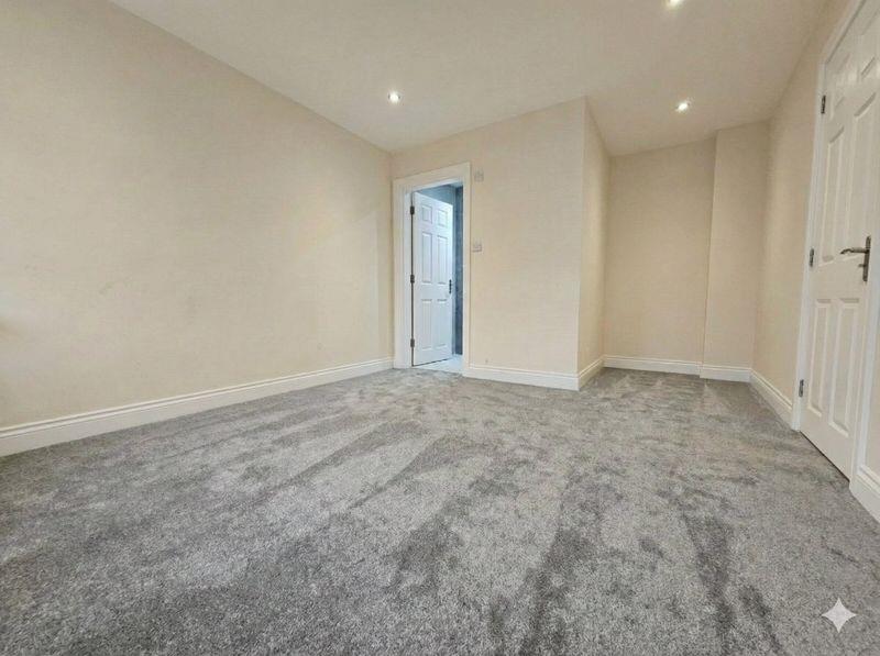 Property Image 19683b63-5f2f-4e9c-856a-475c72c490c9