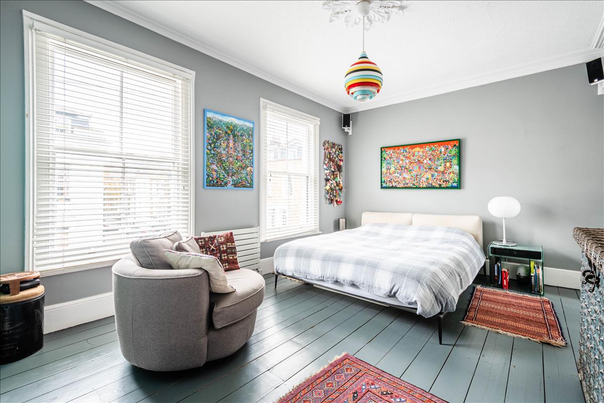 three bedroom triplex period conversion in london fields e9