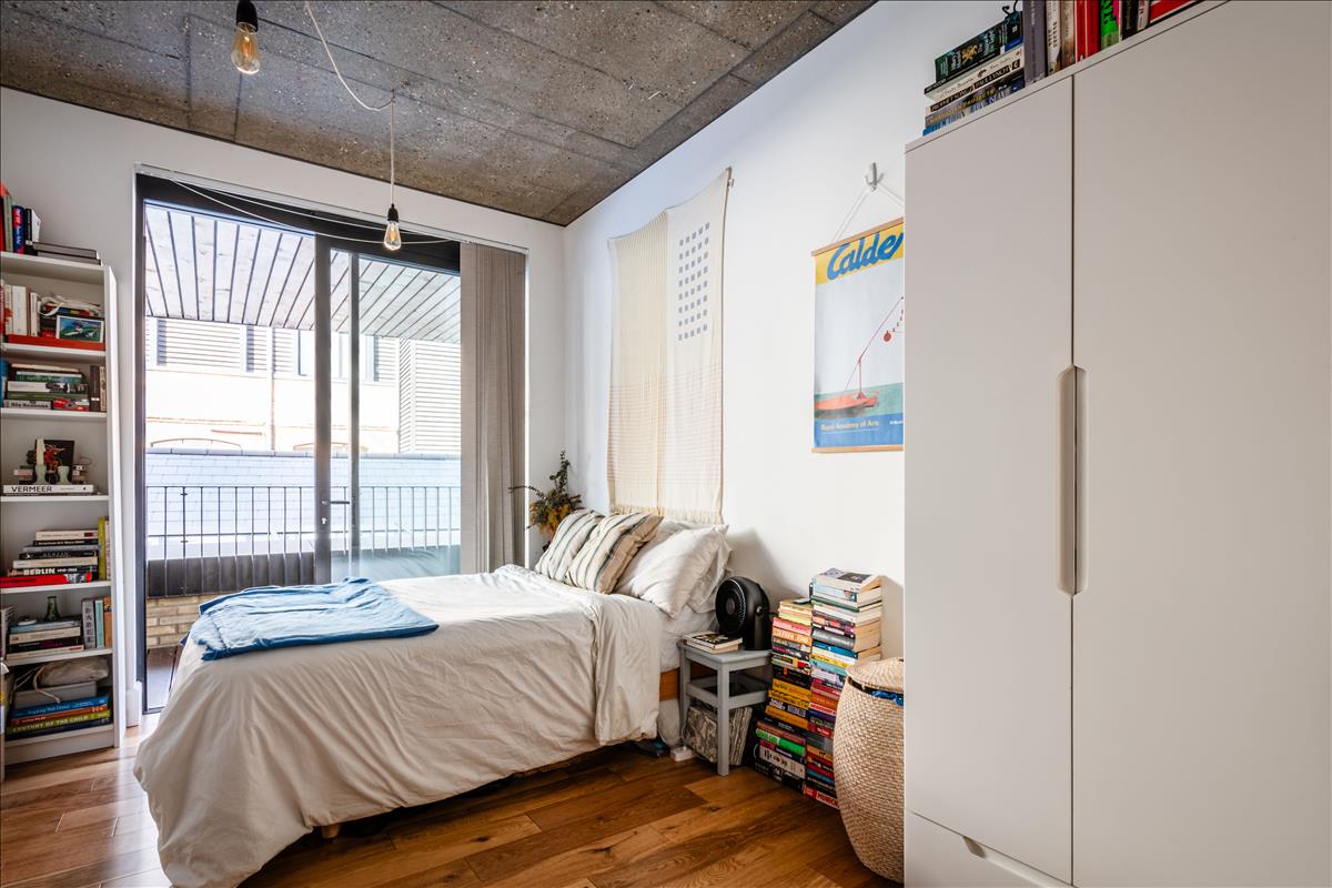 3-bed flat for sale The Fisheries, Lamb Lane, London Fields, E8.  Bedroom 2