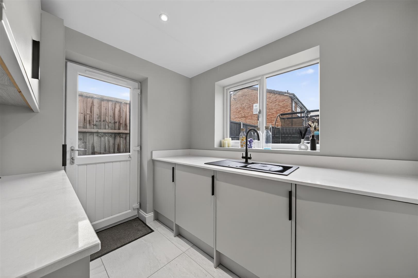 Property Image 199dcb24-e2b0-47be-86f7-c21b8a715b40