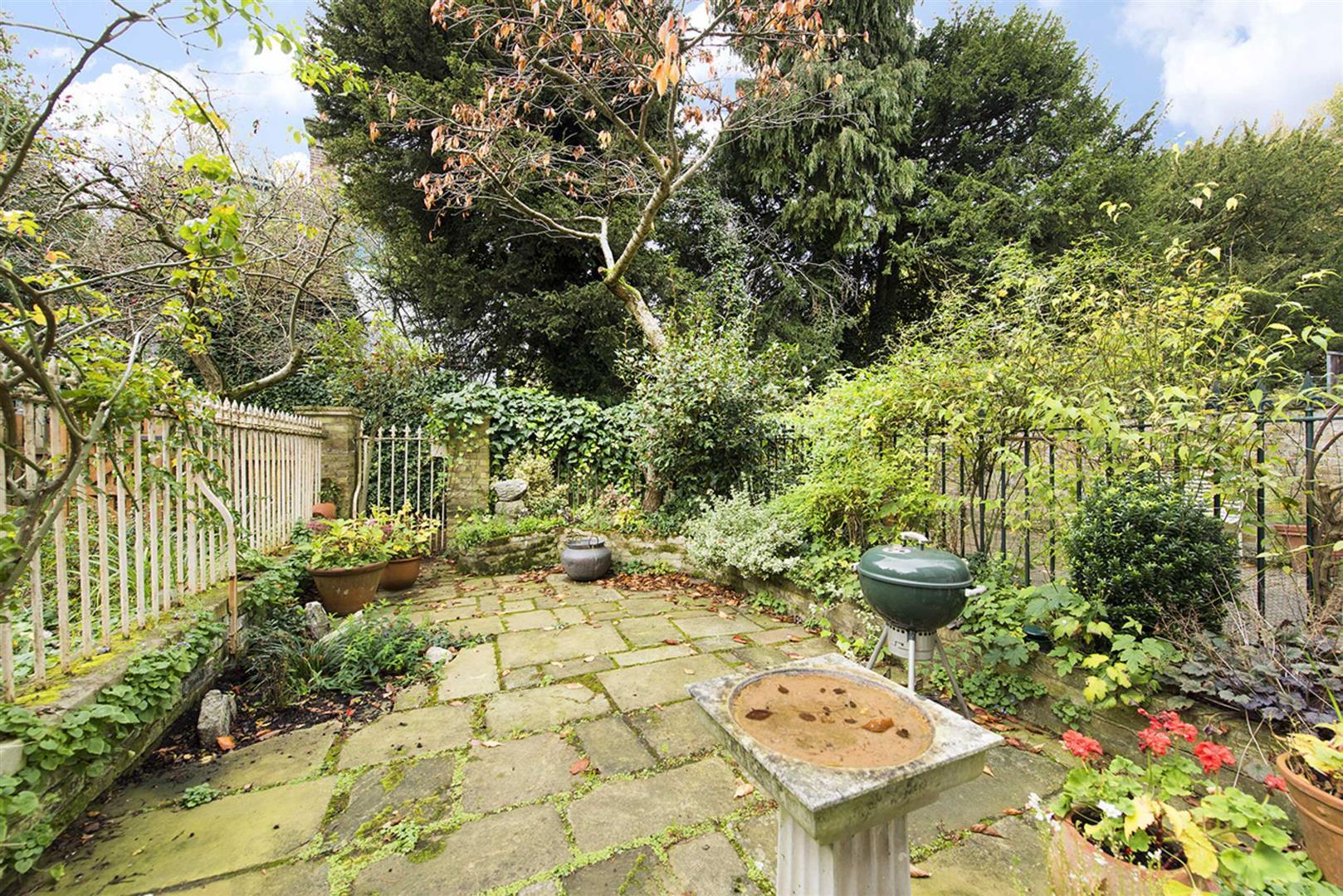 Property Image 19b0acd8-90fd-42d2-928b-2377dd9a2cfa