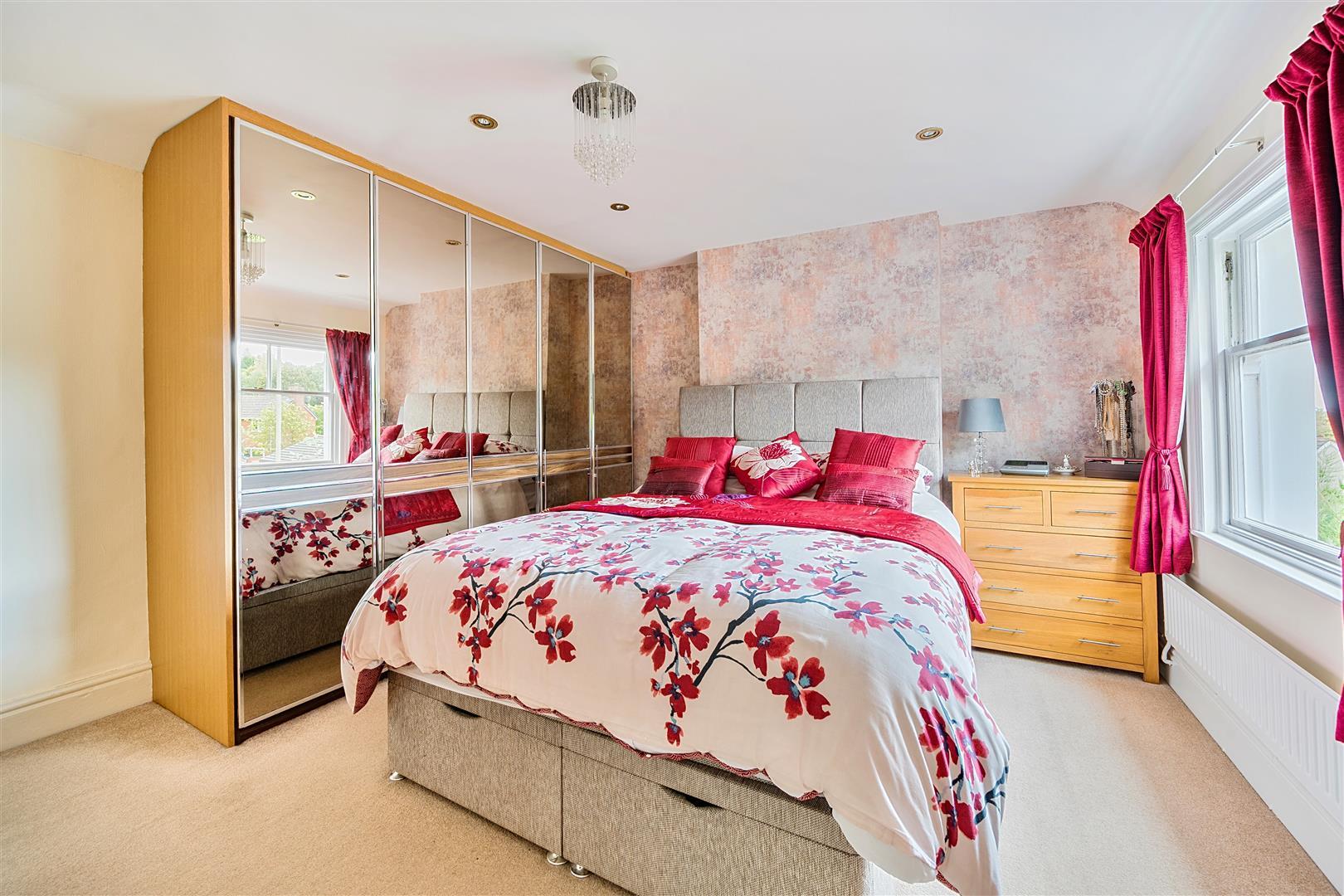Property Image 19b28c7b-6546-4c58-b21d-cd386515b131