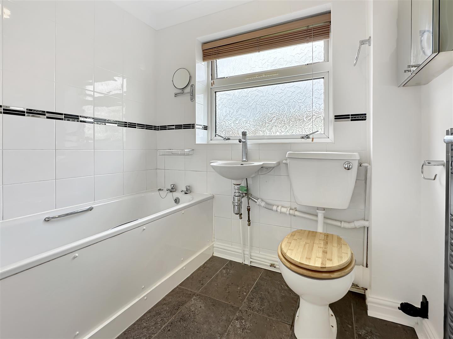 Property Image 19bd6847-b626-4e69-be25-f407a763cf34