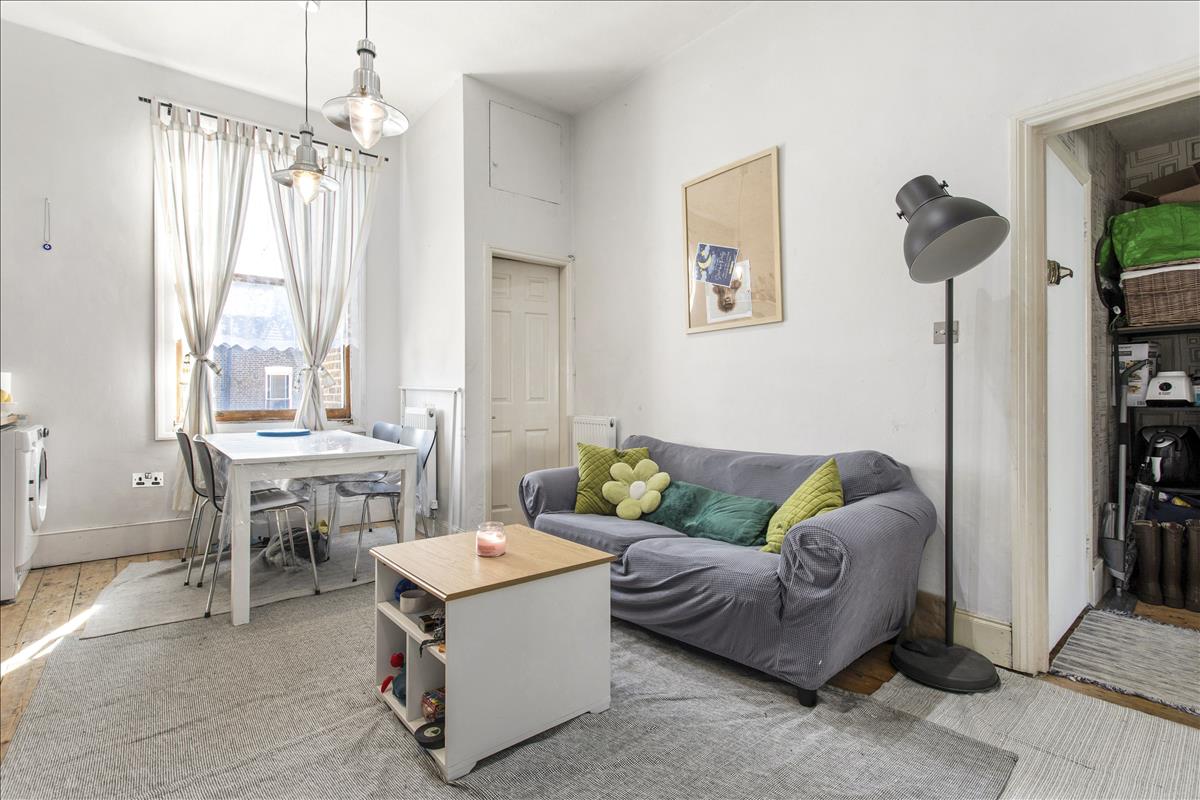 Property Image 19c29c13-c9c3-418d-a9ed-9c575e7e716f